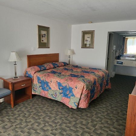 Blue Ribbon Inn And Suites Sallisaw Экстерьер фото