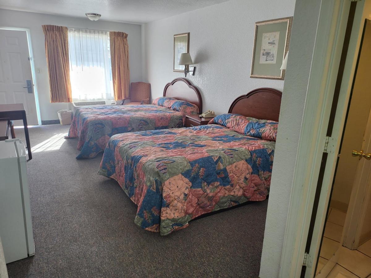 Blue Ribbon Inn And Suites Sallisaw Экстерьер фото